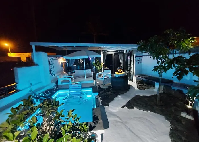 Aloelux Villa ! - Private Villa With Jacuzzi, Cinema ,Massage ,Wonderful View, Art Desing Villa