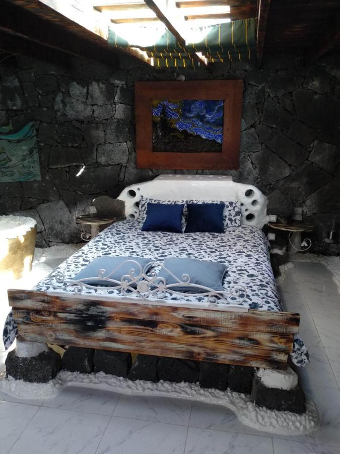 Aloelux ! - Private With Jacuzzi, Cinema ,massage ,wonderful View, Art Desing *